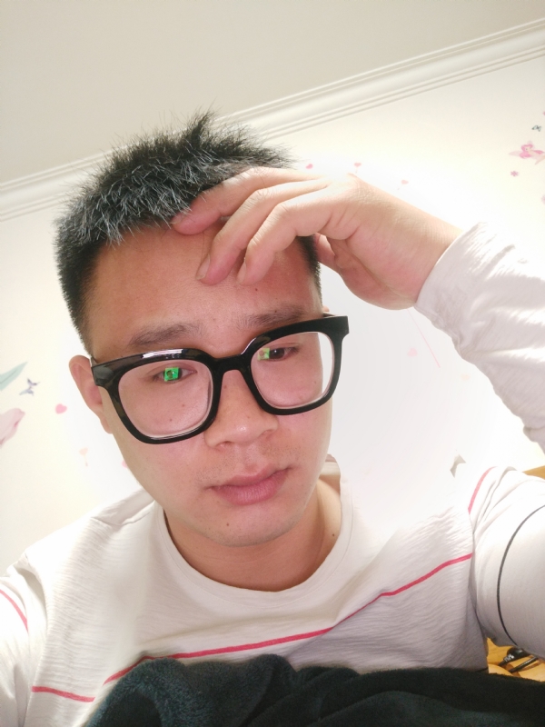 华灯初上的夜晚的第一张照片--平和相亲网