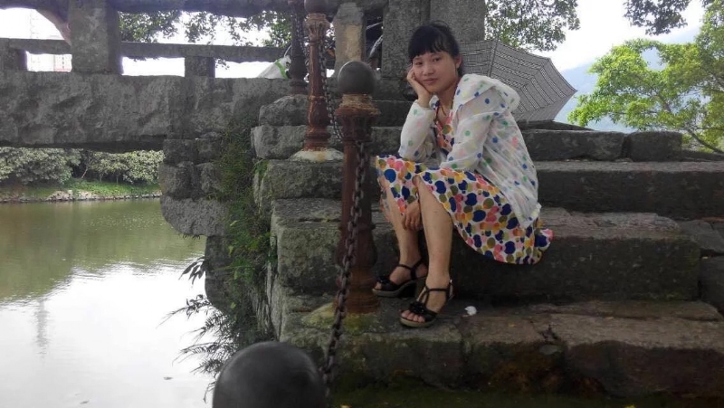 女子悠然的第一张照片--平和相亲网