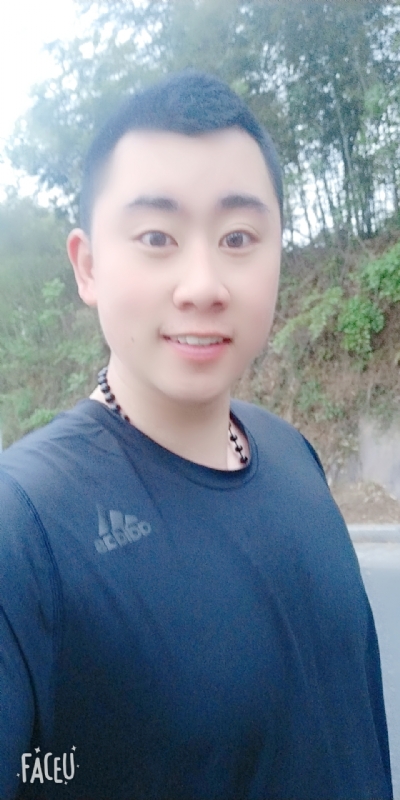帅小伙的第一张照片--平和相亲网