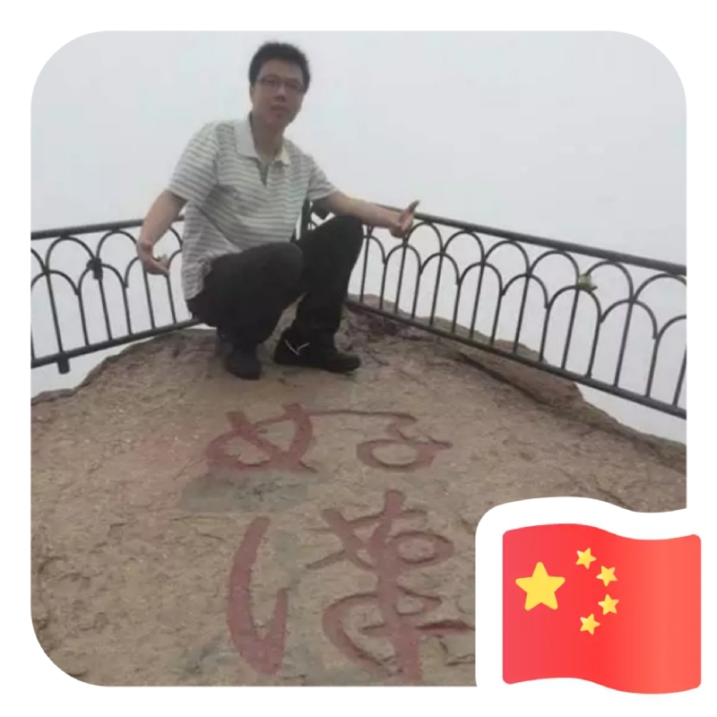 一只小虎牙的第一张照片--平和相亲网