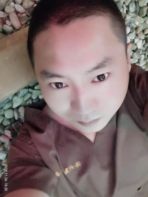 红枫叶的第一张照片--平和相亲网