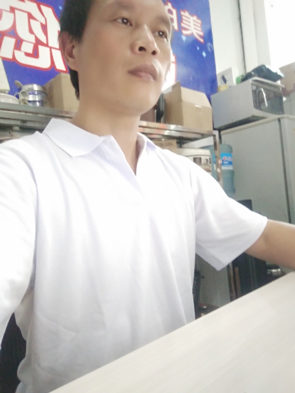 深蓝色的海的第一张照片--平和相亲网