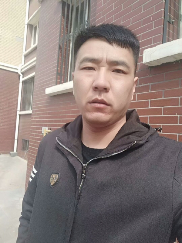 谁伴我闯荡的第一张照片--平和相亲网