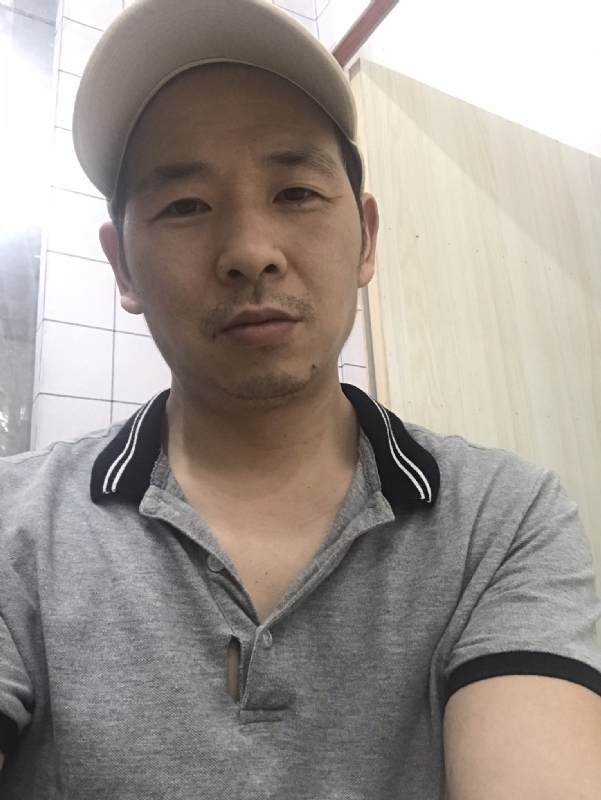 老何的第一张照片--平和相亲网