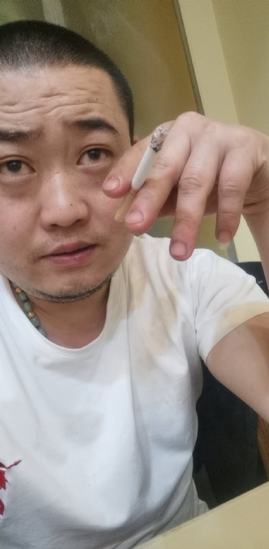 孤独的螃蟹的第一张照片--平和相亲网