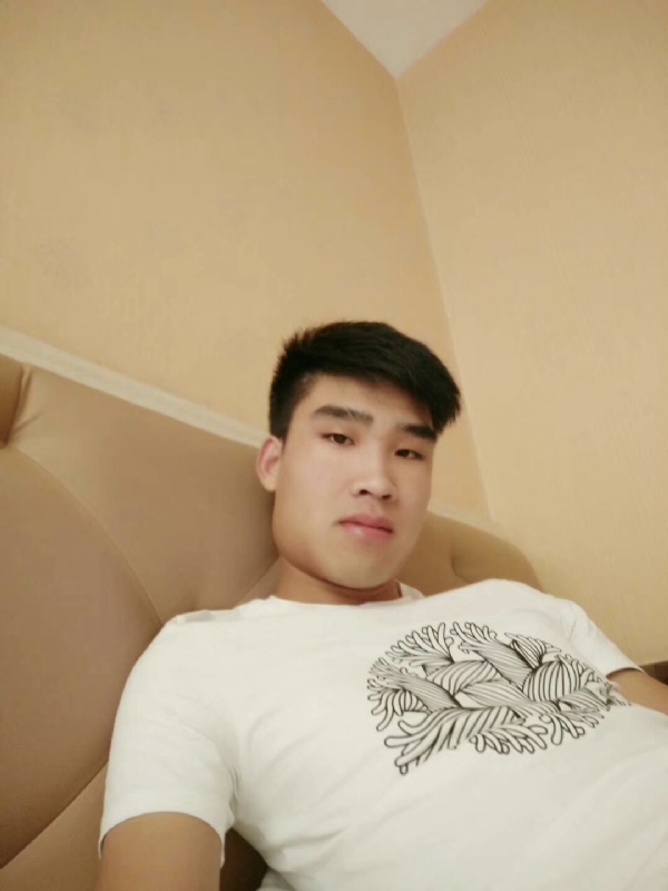 谁不曾孤单上路的第一张照片--平和相亲网