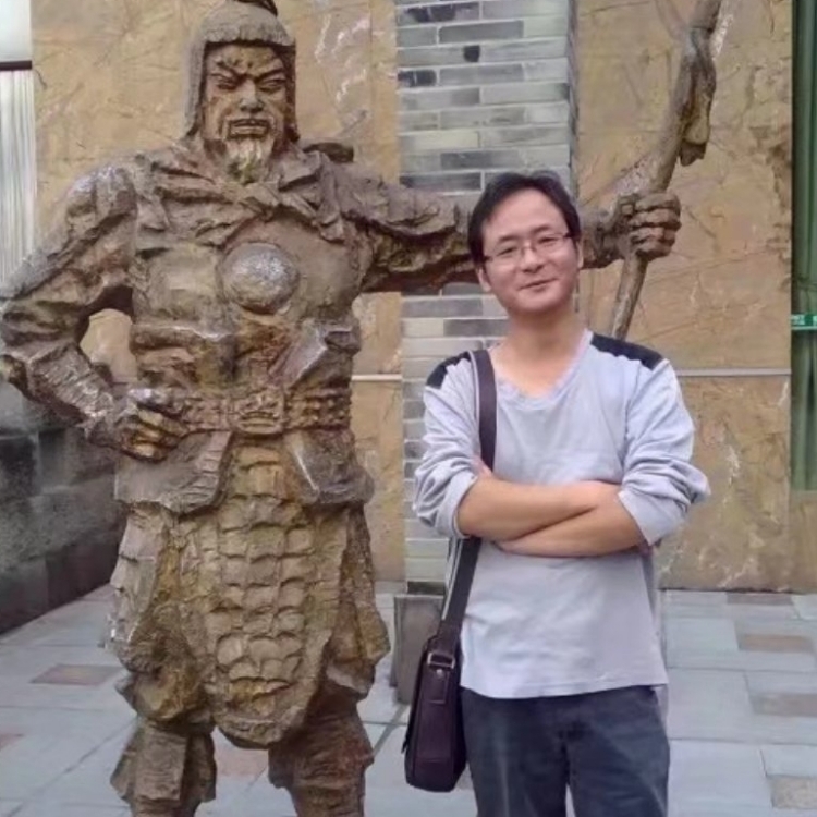 孤狼的第三张照片--平和相亲网