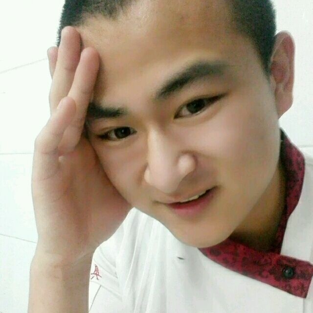 人潮拥挤的第一张照片--平和相亲网