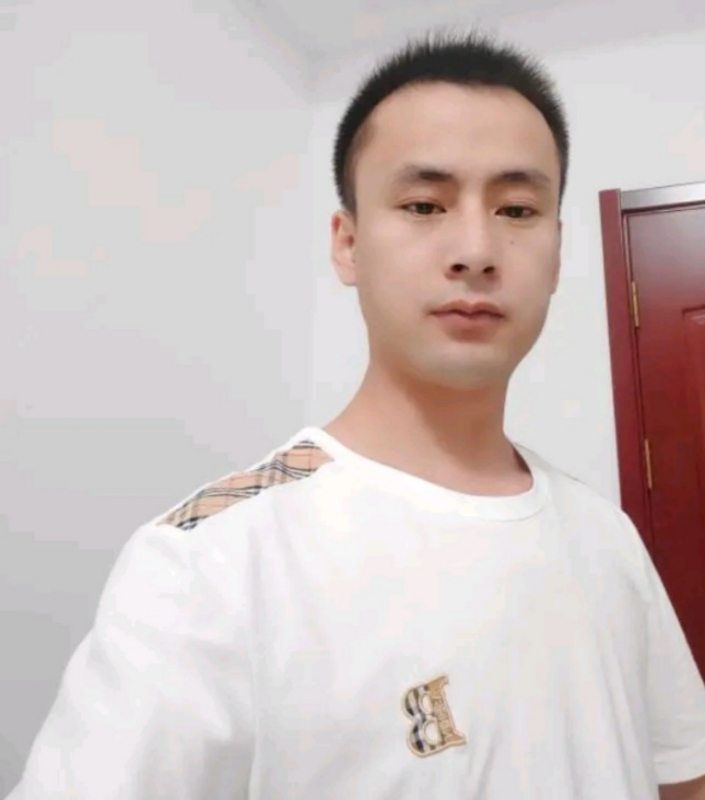 海阔天空的第一张照片--平和相亲网