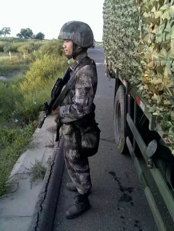 搬砖中的第一张照片--平和相亲网