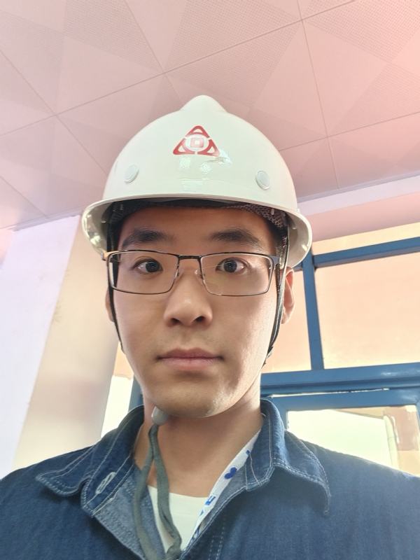 何鹏宇的第二张照片--平和相亲网