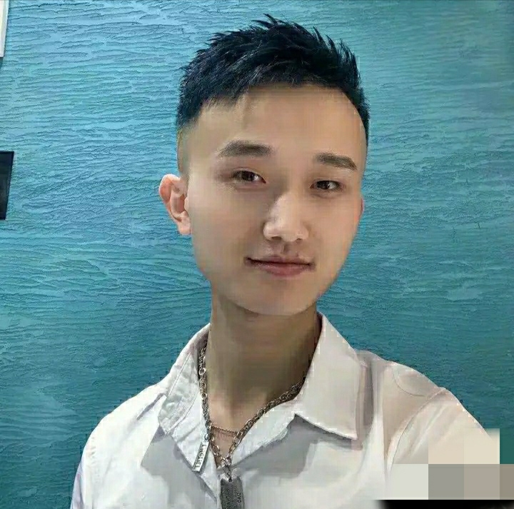 小哥哥的第一张照片--平和相亲网